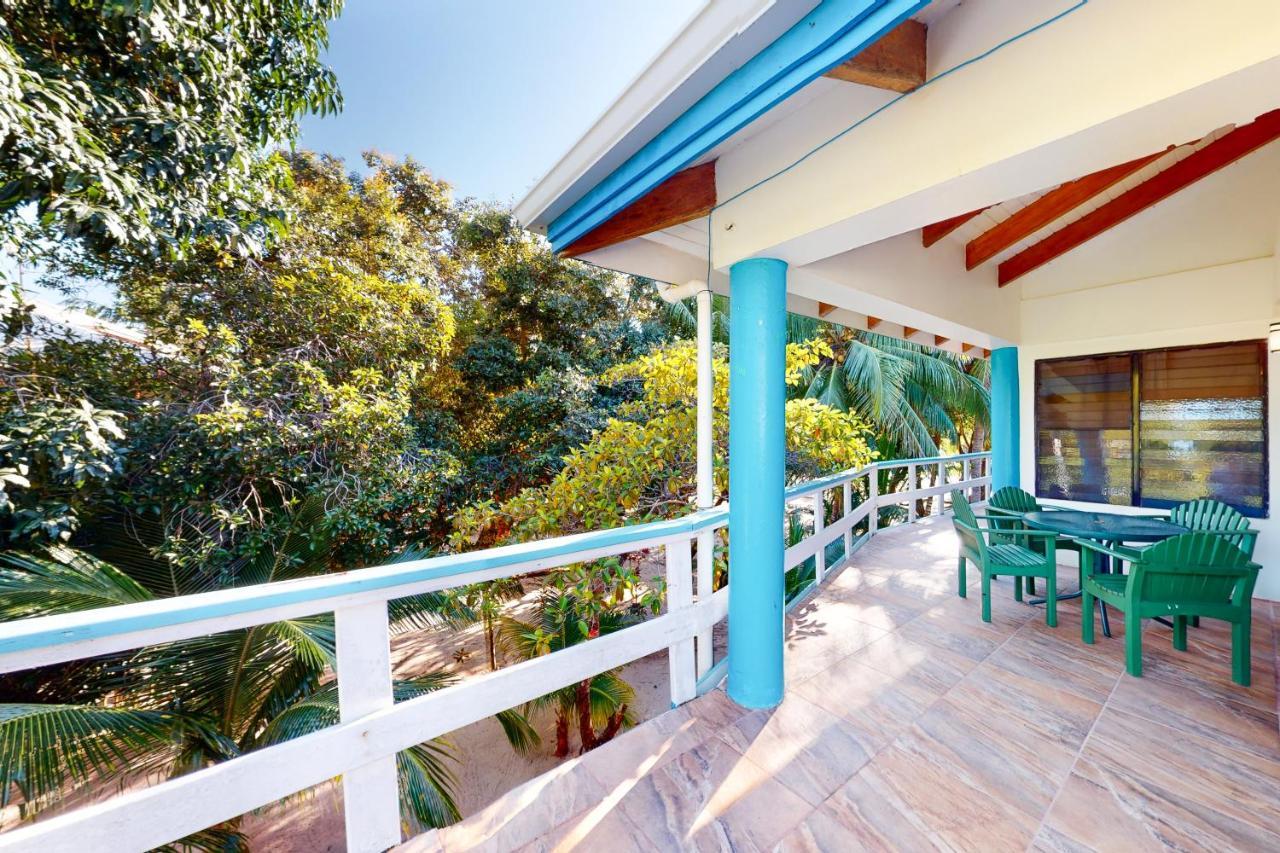 Condo #27 @ Beachside Villas Dangriga Eksteriør bilde