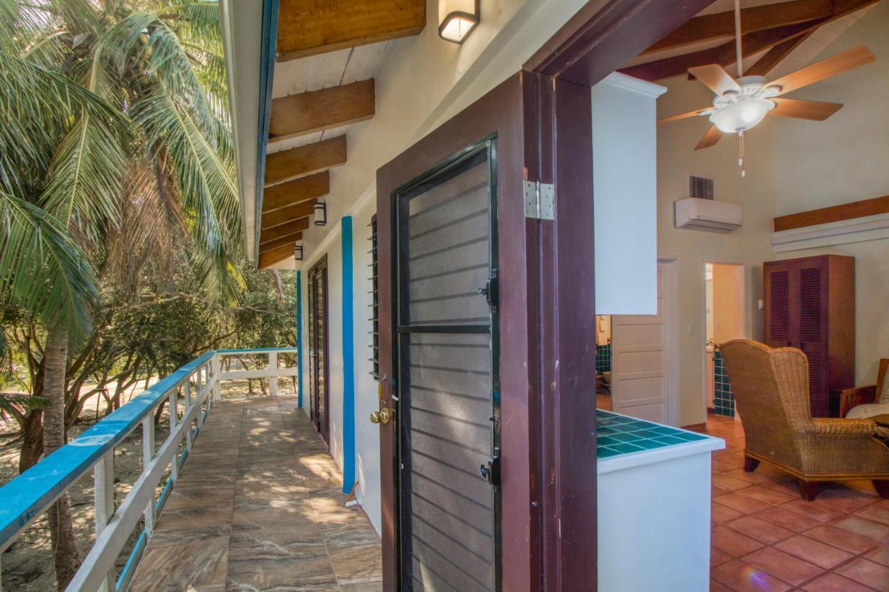 Condo #27 @ Beachside Villas Dangriga Eksteriør bilde